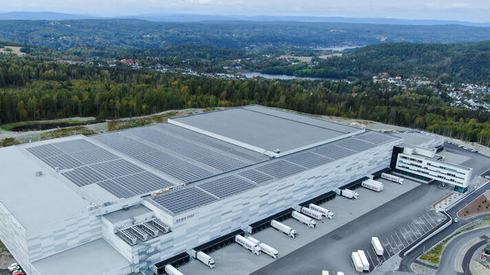 Commercial solar roof installation in Vinterbro, Norway