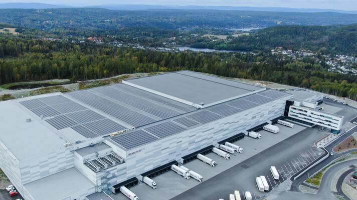 Commercial solar roof installation in Vinterbro, Norway
